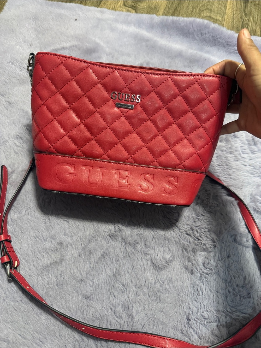 GUESS Quilted Embossed Logo Crossbody in Red